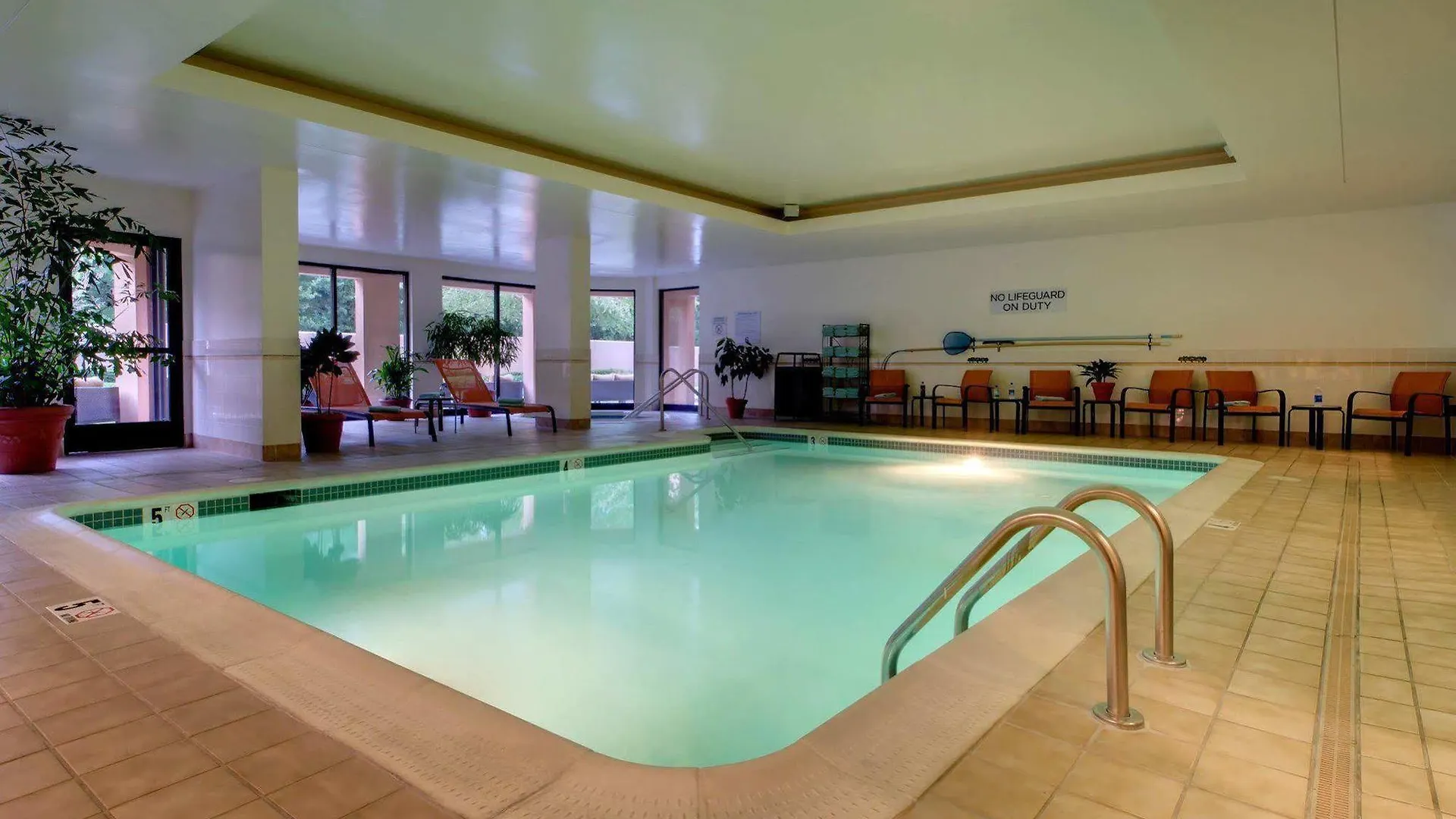 Courtyard By Marriott Richmond Airport Hotel Sandston